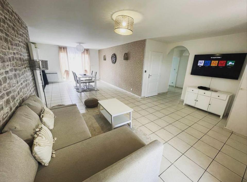 La Villa de l'Olivier piscine privée et parking Carcassonne Esterno foto