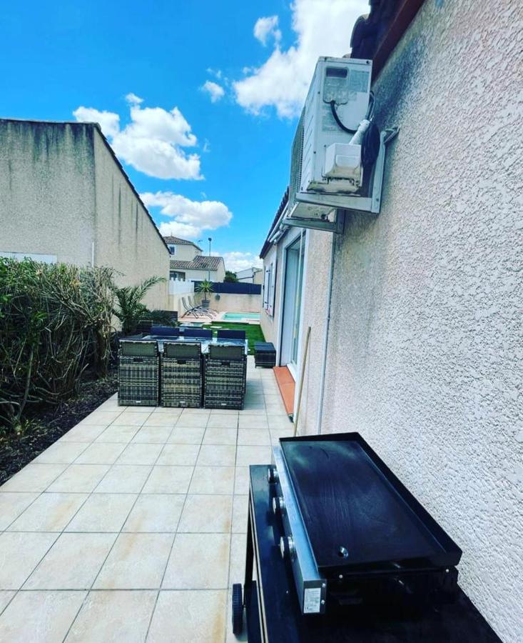 La Villa de l'Olivier piscine privée et parking Carcassonne Esterno foto