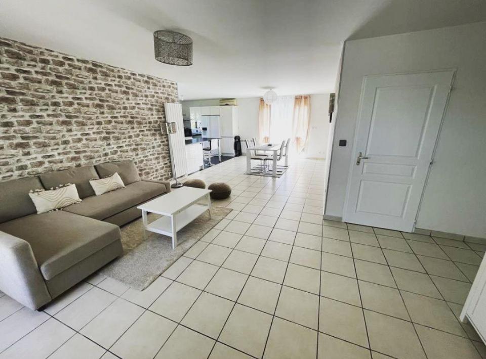 La Villa de l'Olivier piscine privée et parking Carcassonne Esterno foto