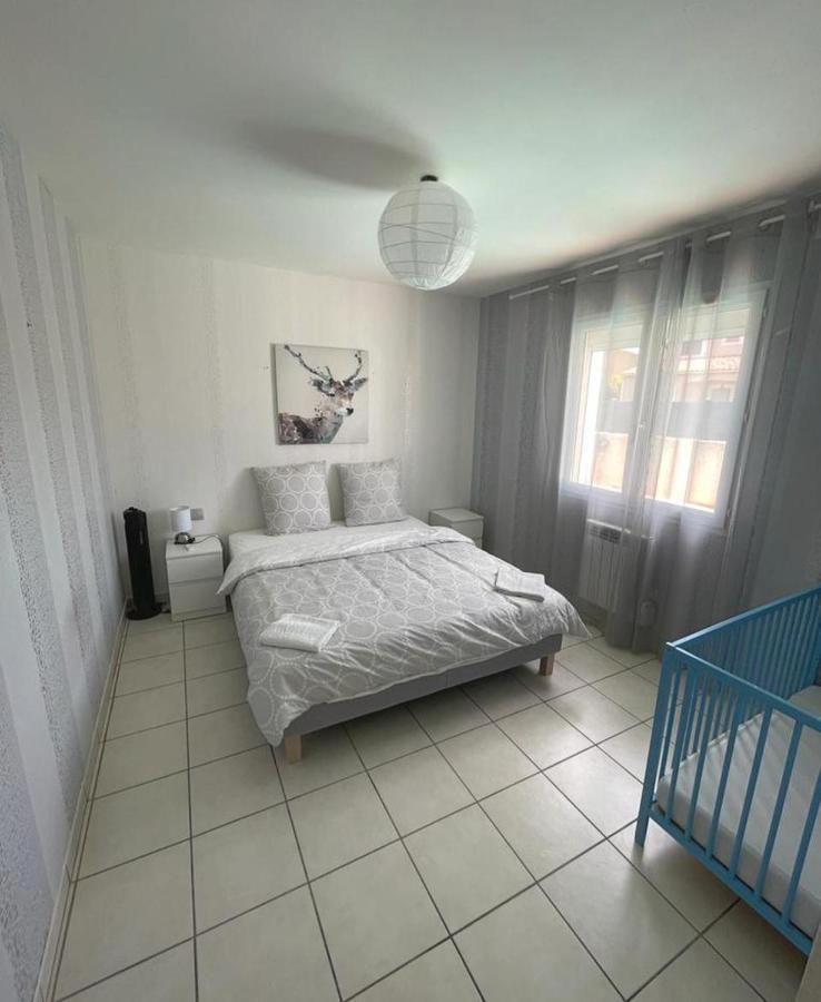 La Villa de l'Olivier piscine privée et parking Carcassonne Esterno foto