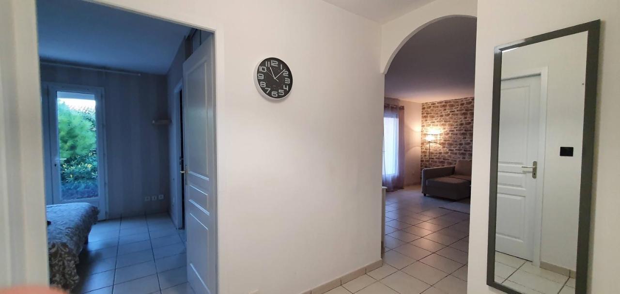 La Villa de l'Olivier piscine privée et parking Carcassonne Esterno foto