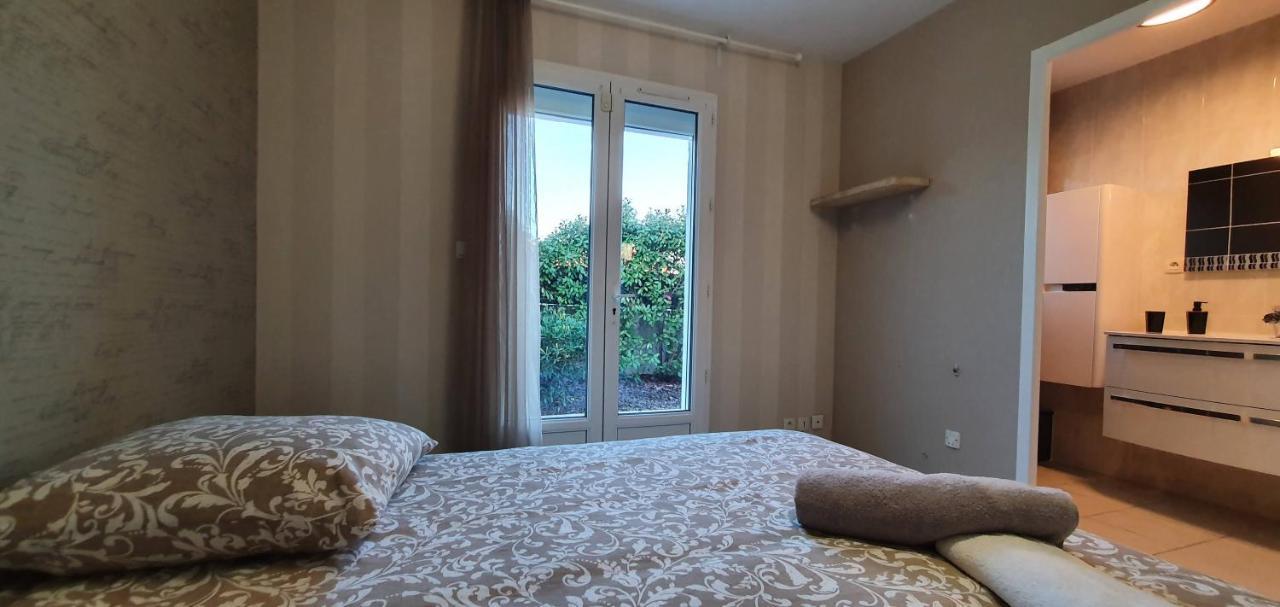 La Villa de l'Olivier piscine privée et parking Carcassonne Esterno foto